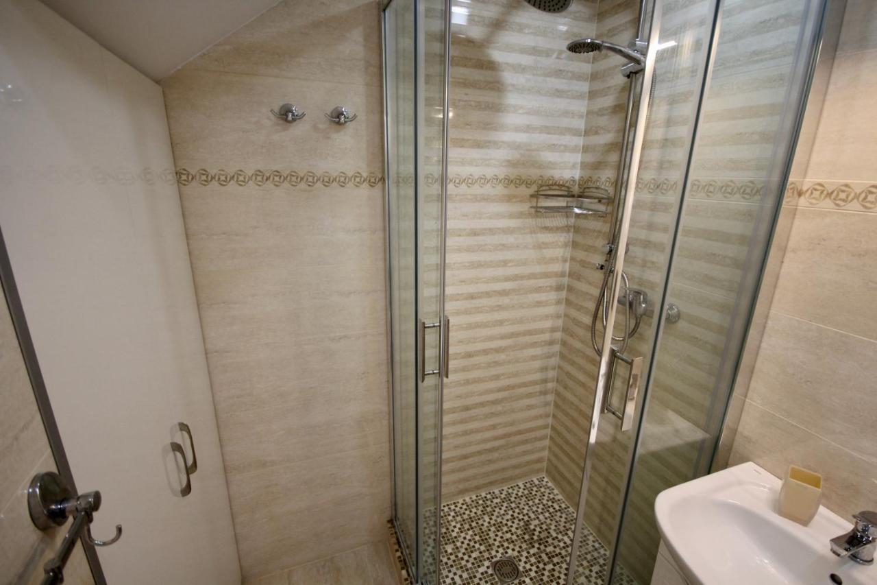 Romantic Lux Vivaldi Suite Svobode Avenue 39 Lviv Bagian luar foto