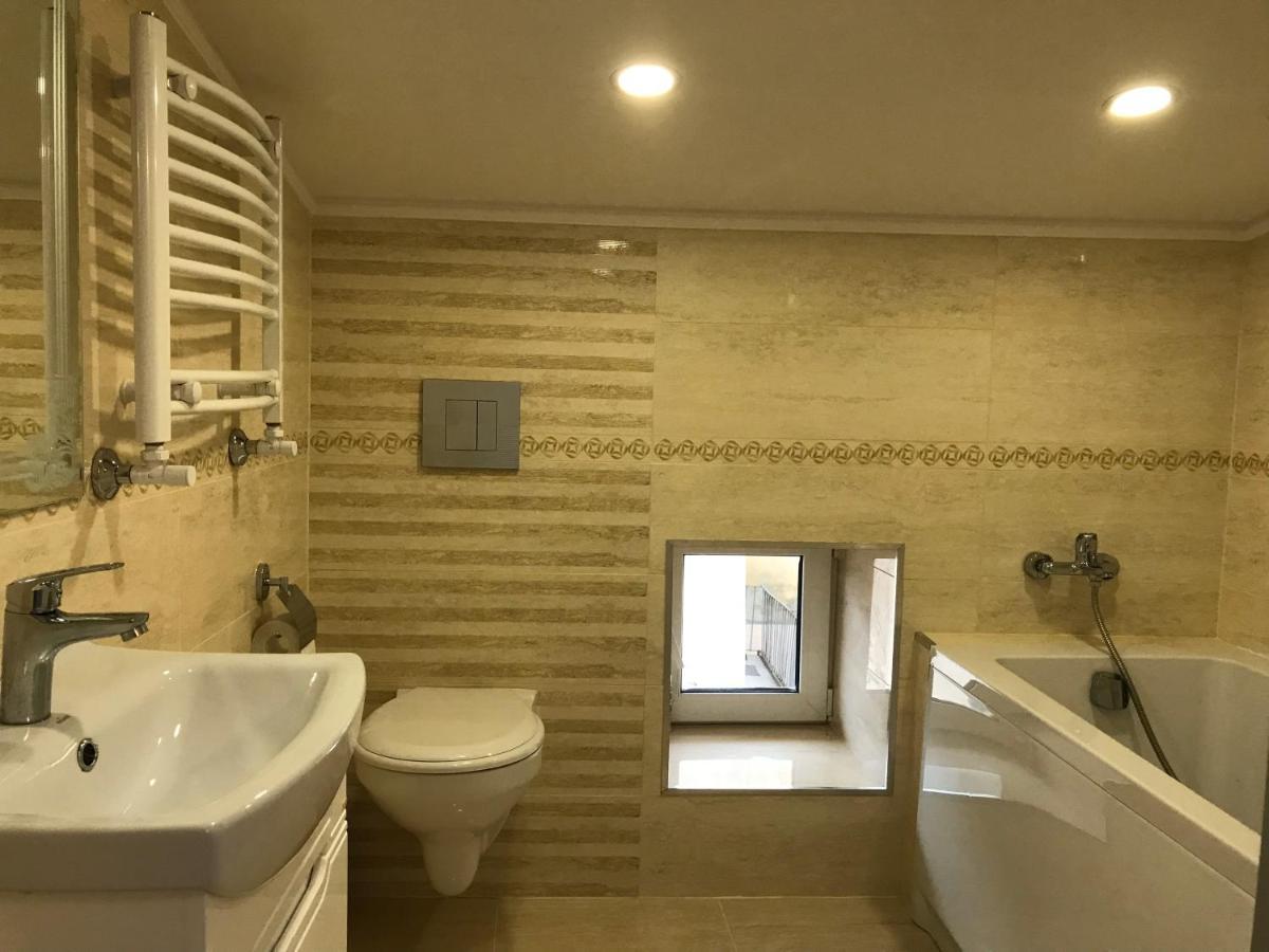 Romantic Lux Vivaldi Suite Svobode Avenue 39 Lviv Bagian luar foto